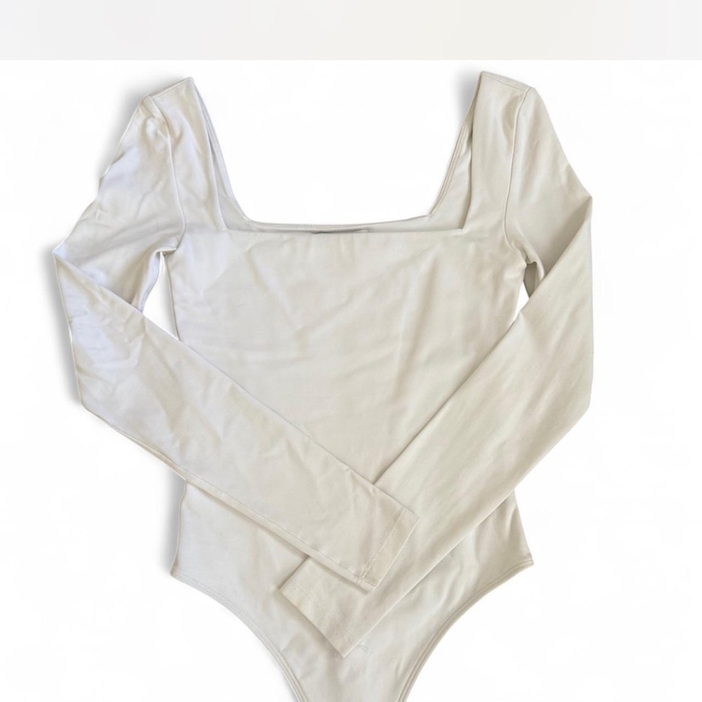 Aritzia Babaton white Body suit